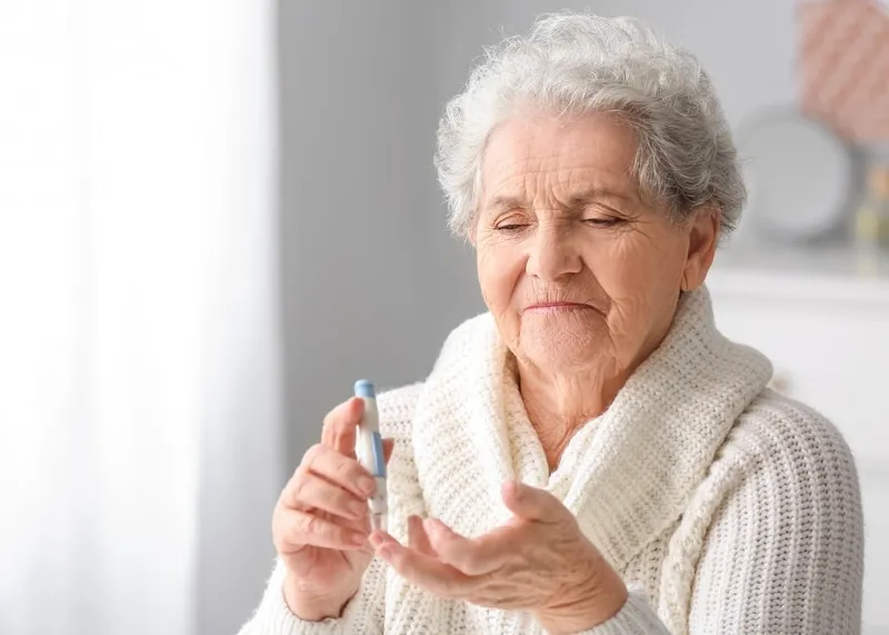 Continuous glucose monitor and insulin pump used for daily diabetes care in an Istanbul clinic