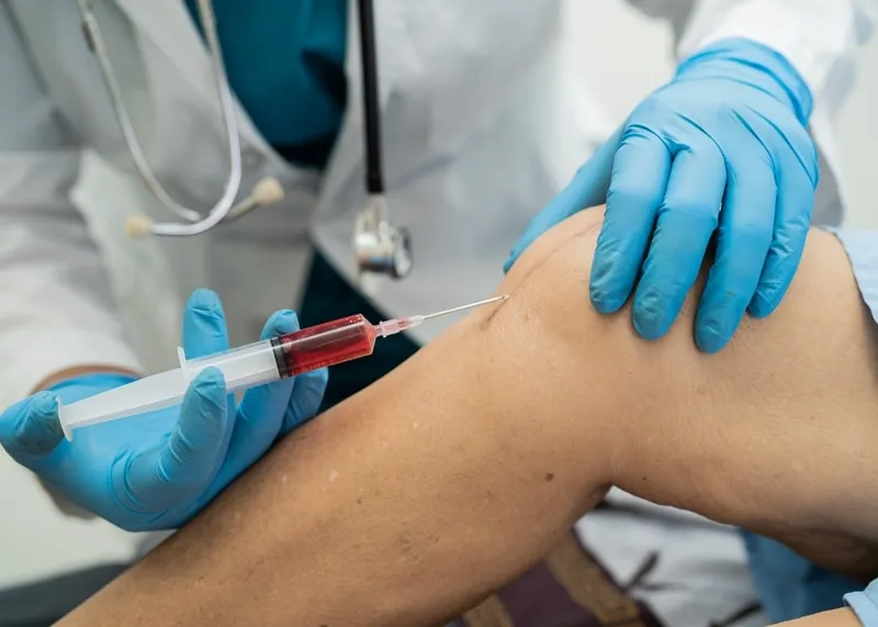 Doctor answering a patient’s questions about autologous stem cell treatments